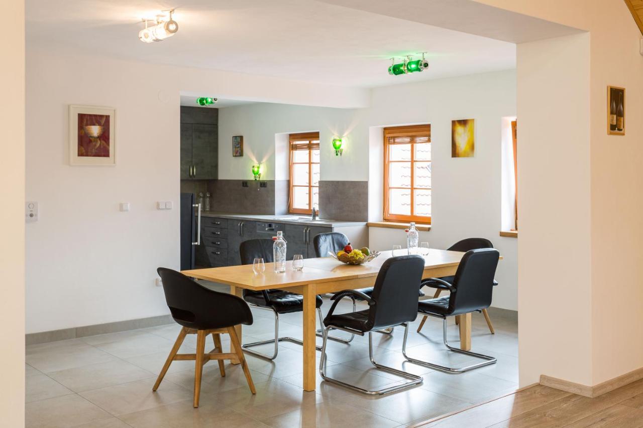 Vinny Apartman Rakovnik Bagian luar foto